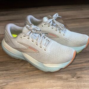 Brooks Glycerin 21 size 8 B Women's running sneakers